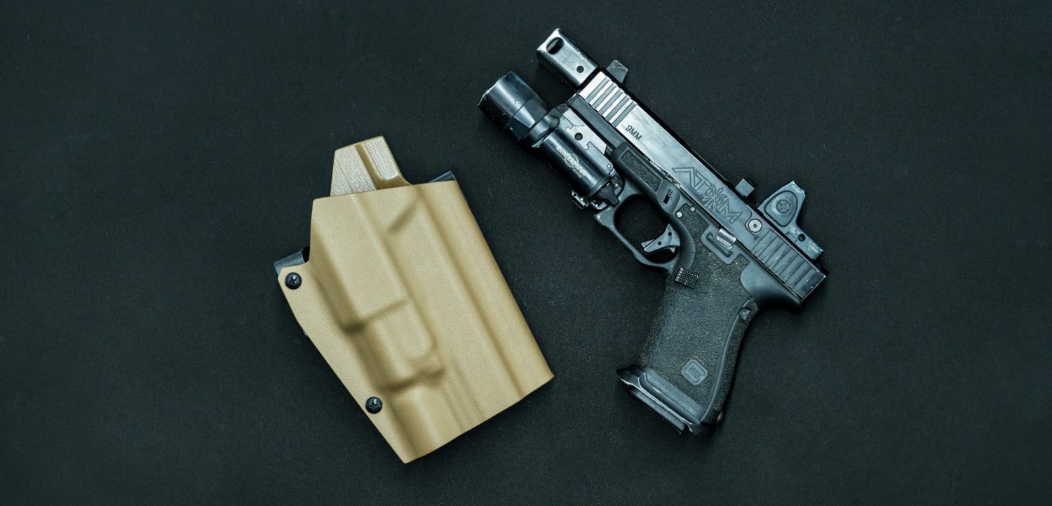 Light Compatible Ragnarok. holster for glock 17 with rmr and light light .....