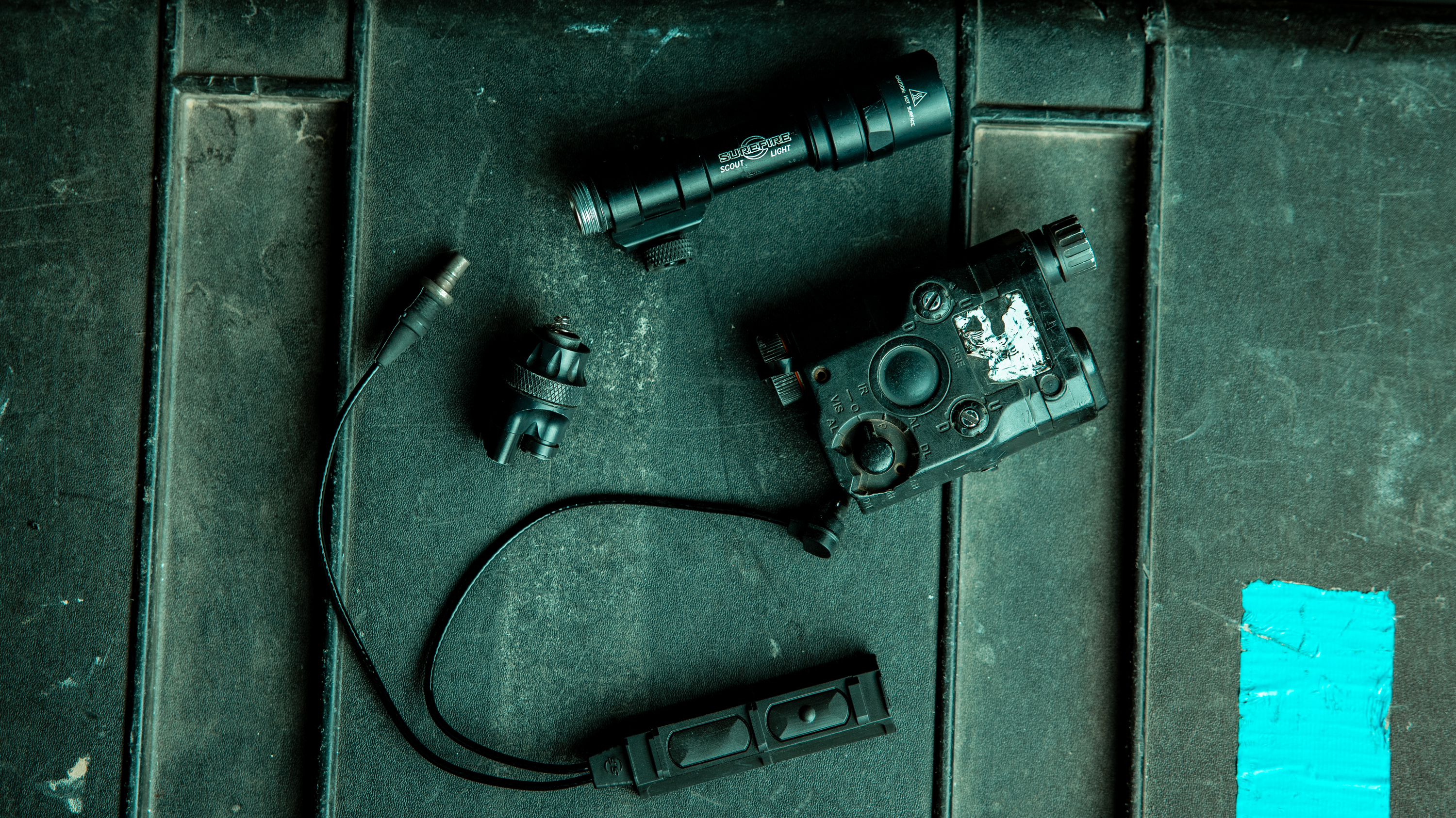 SureFire Scout DS00 Tailcap - Pushbutton + Pressure Pad Host