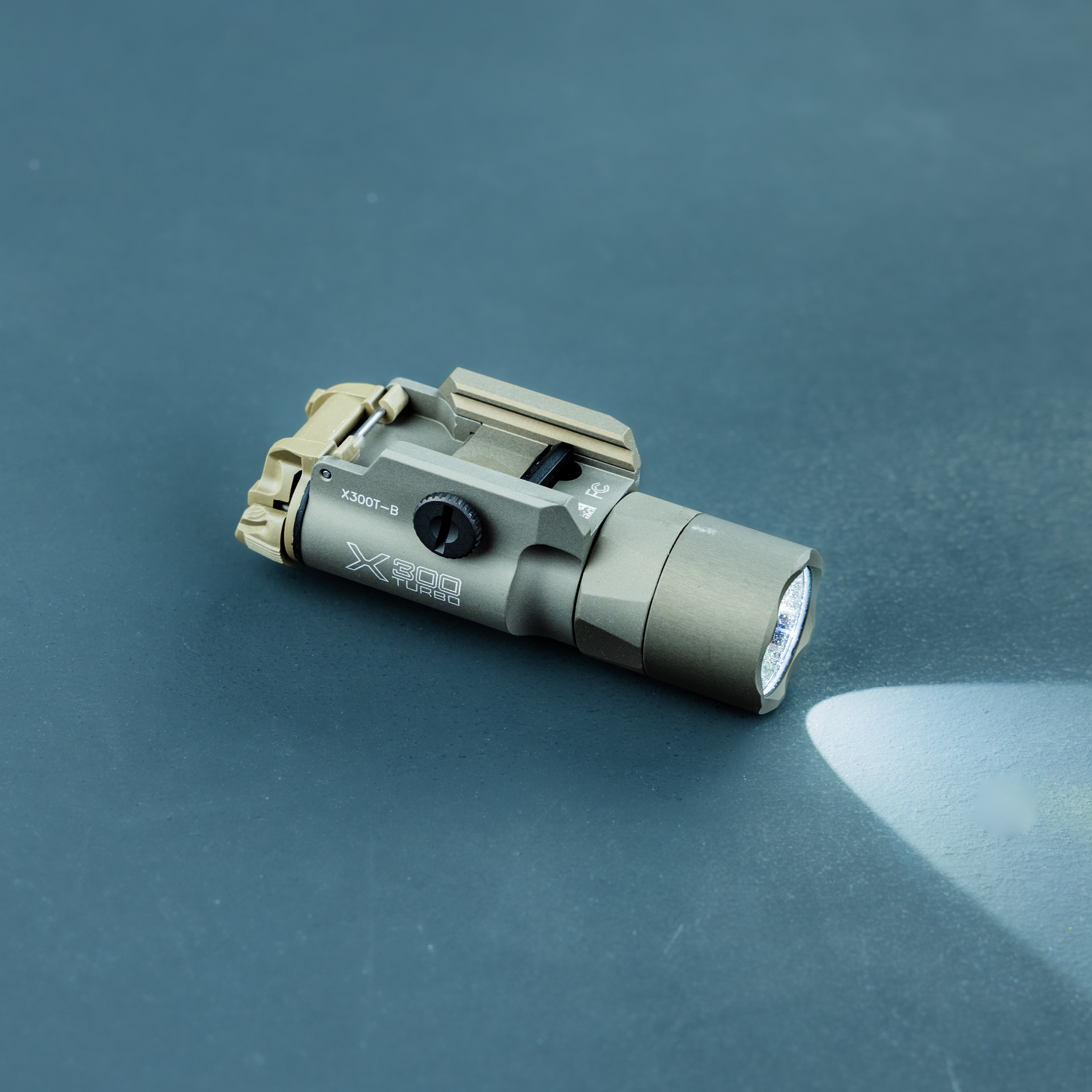 トイガン Surefire X300-T B BK X300T-B-2T.jpg