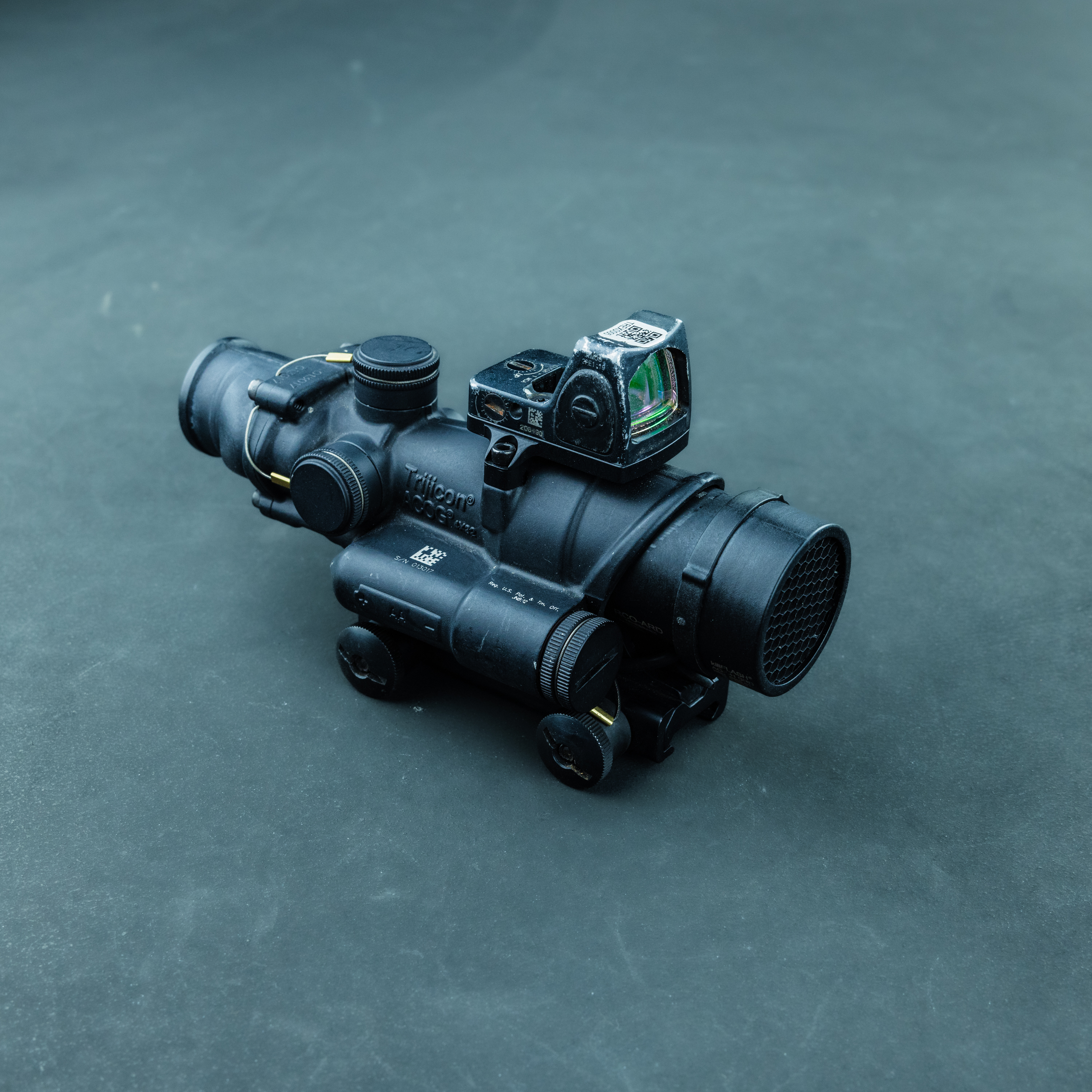 Trijicon ACOG 4x32 Anti-Reflection Device