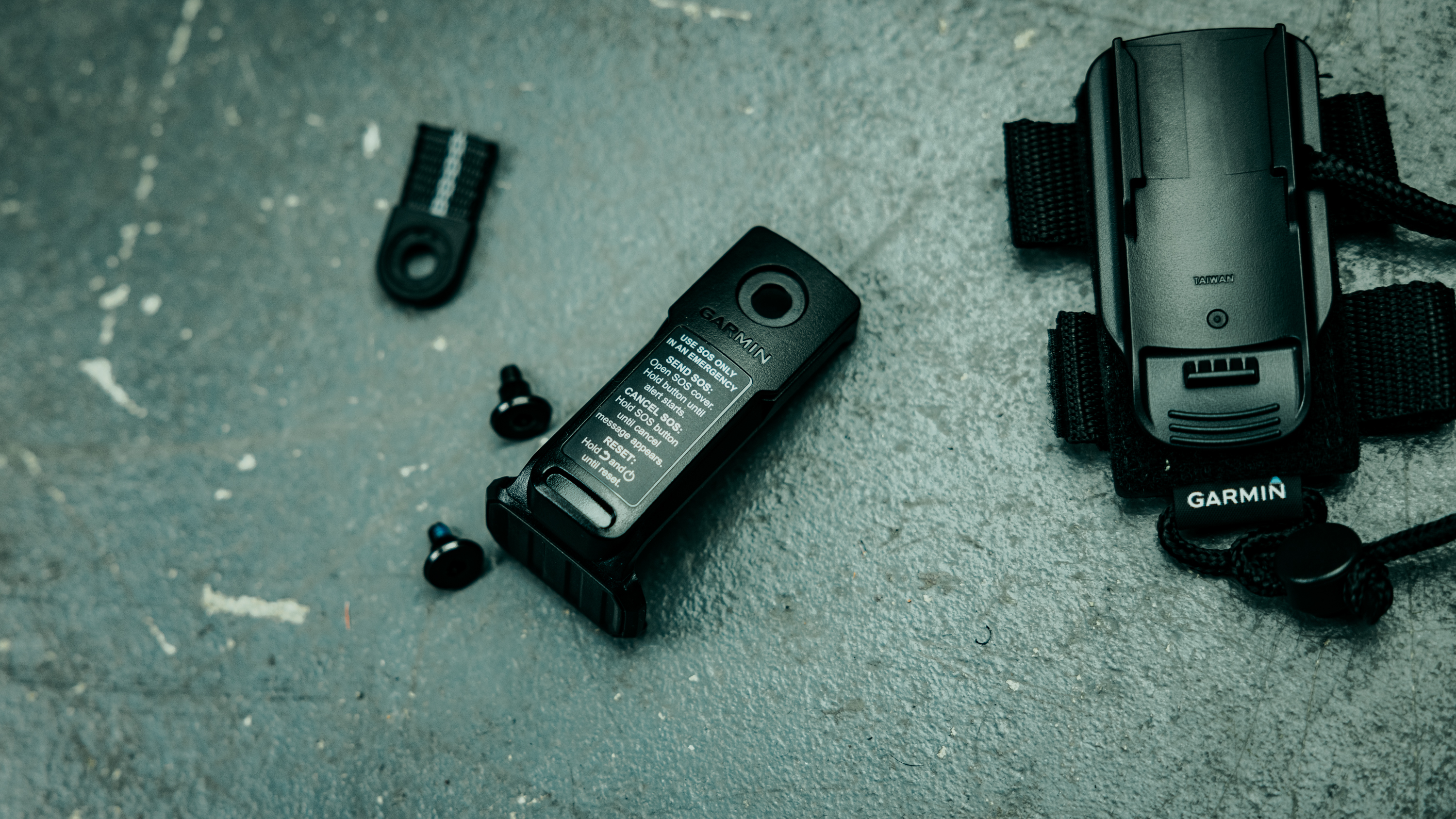 Garmin Mini 2 Spine Mount Adapter with Carabiner