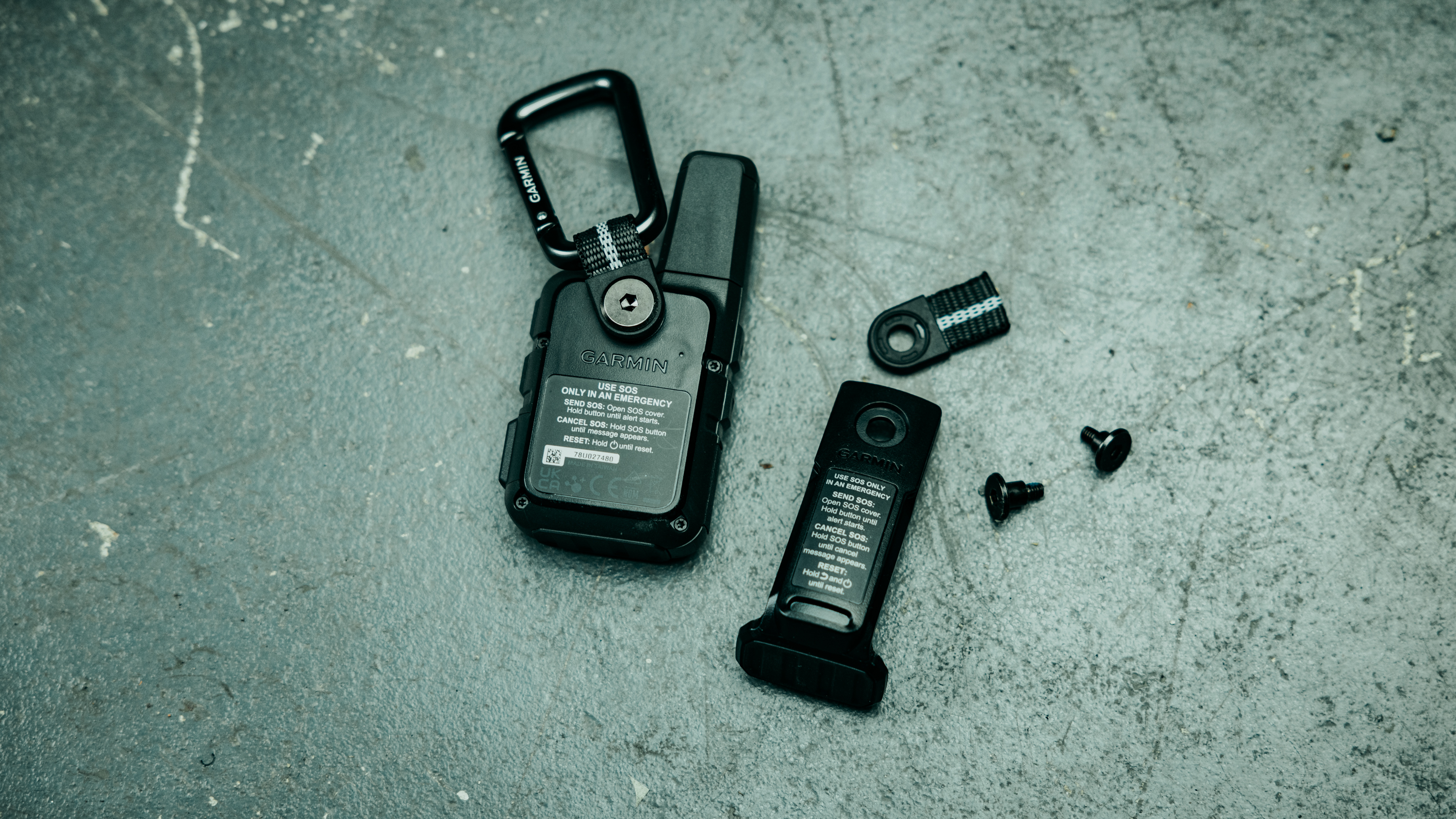 Garmin Mini 2 Spine Mount Adapter with Carabiner