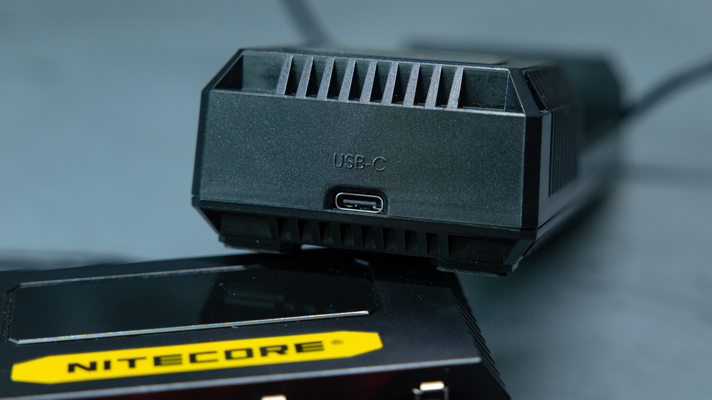 Nitecore Ci4/Ci2 Universal Battery Charger