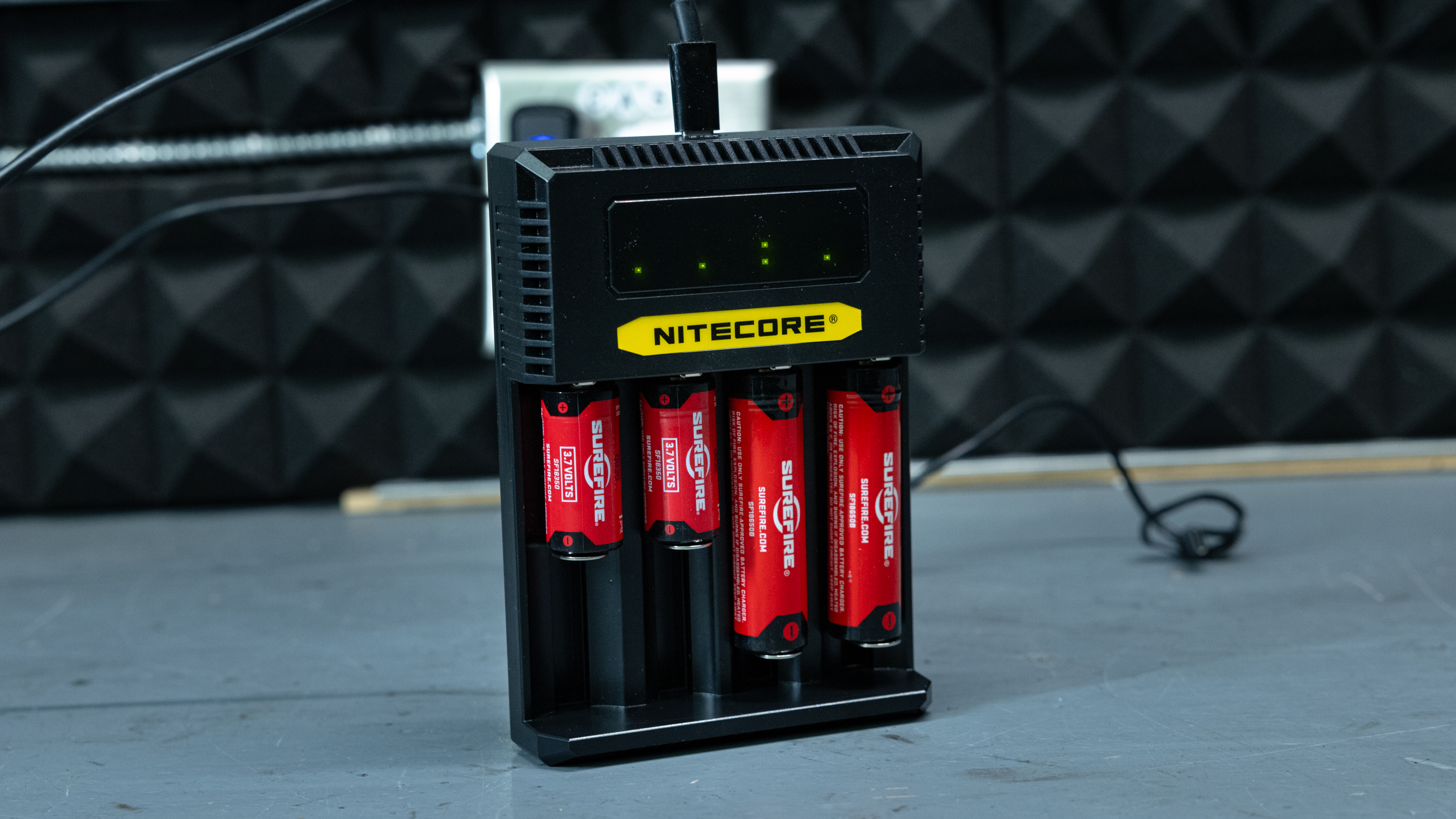 Nitecore Ci4/Ci2 Universal Battery Charger