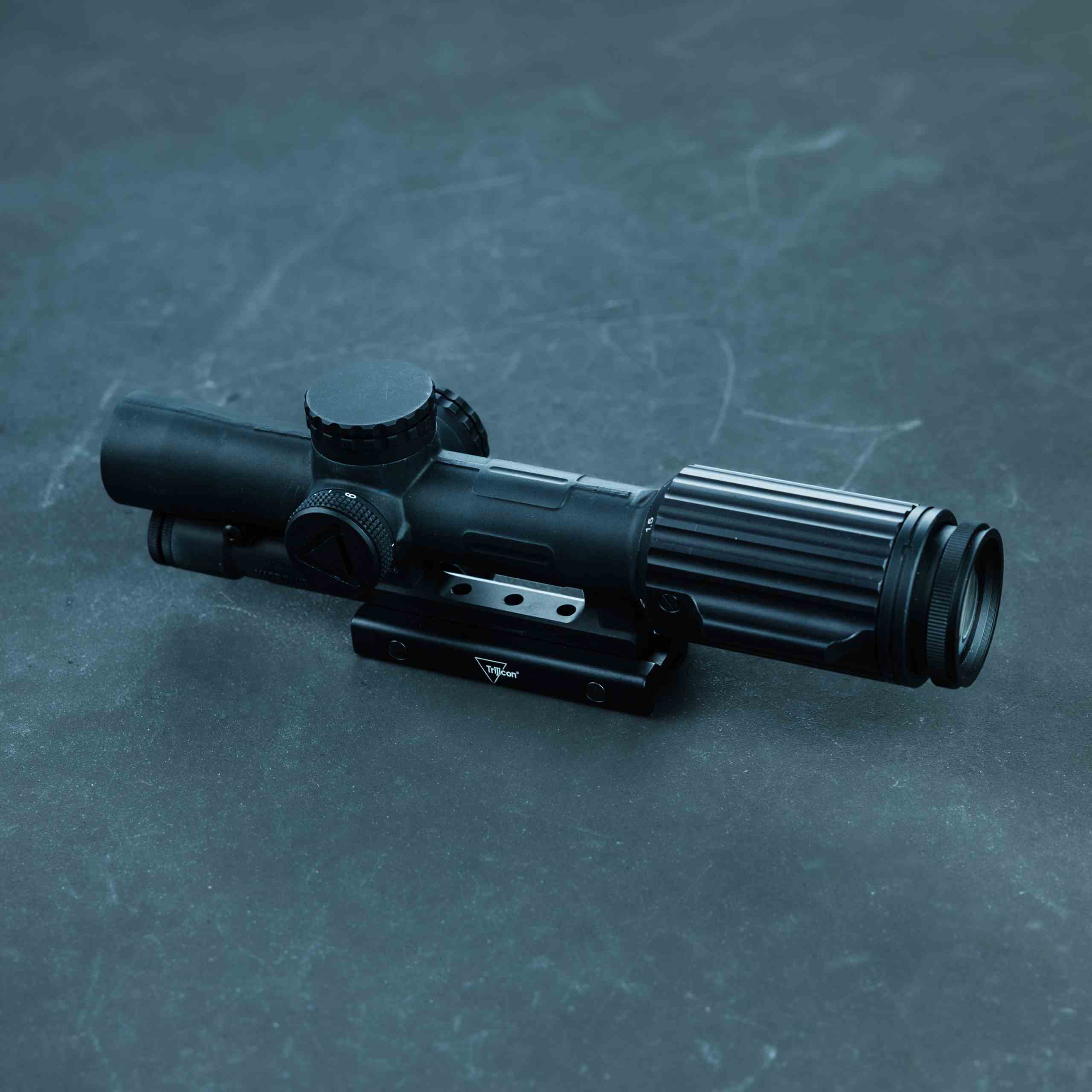 Trijicon VCOG 1-6x24 - MIL