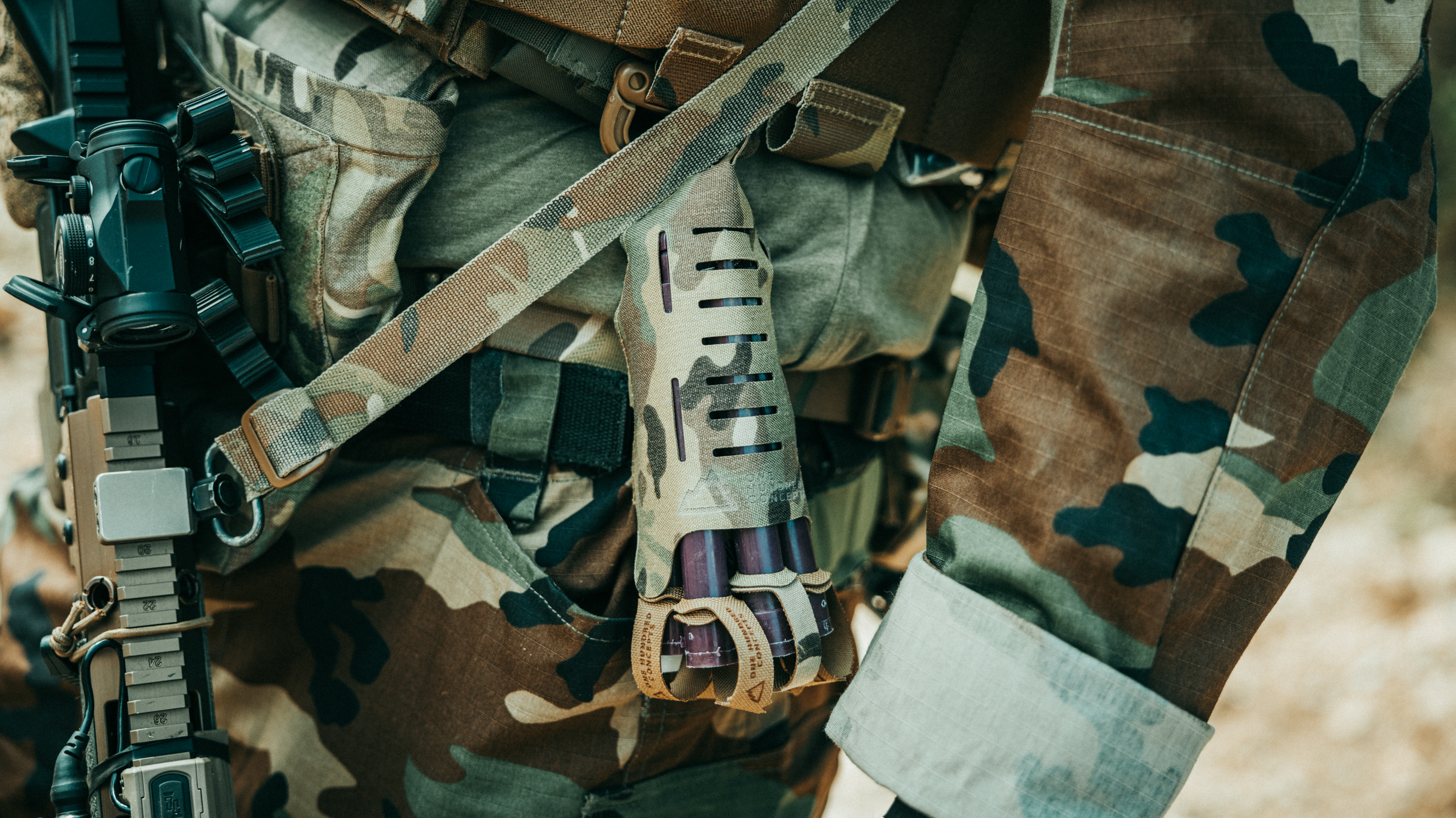 実物OneHundredConcepts Chemlight Kit 2.0 One Hundred Concepts Chemlight Kit 2.0 – T.REX ARMS