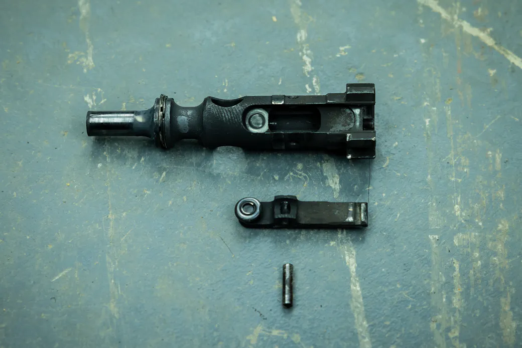 AR-15 extractor and extractor spring inspection