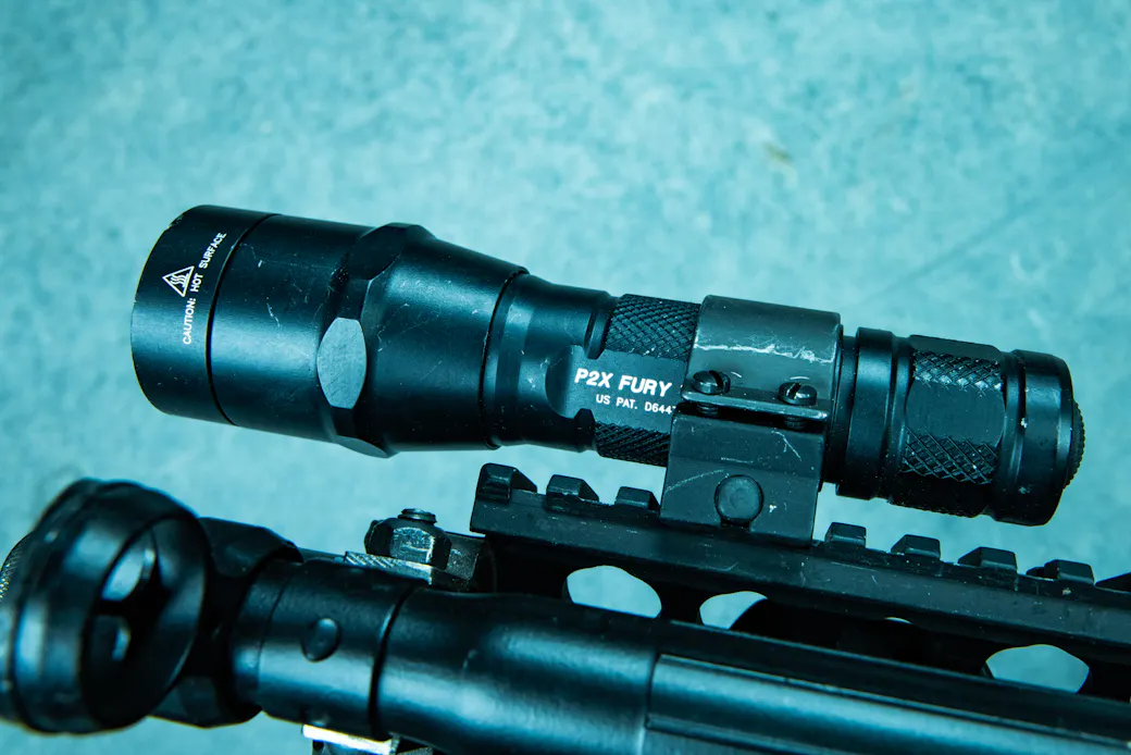 Light mounted on right side of MP5
