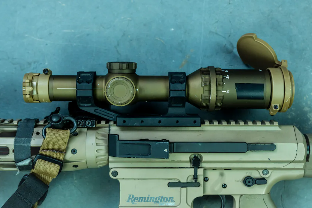 Tango 6T reticle and controls
