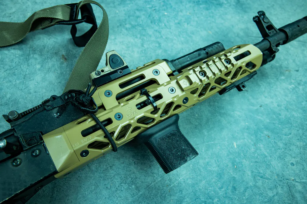 KPYK M-LOK handguard on SLR104FR