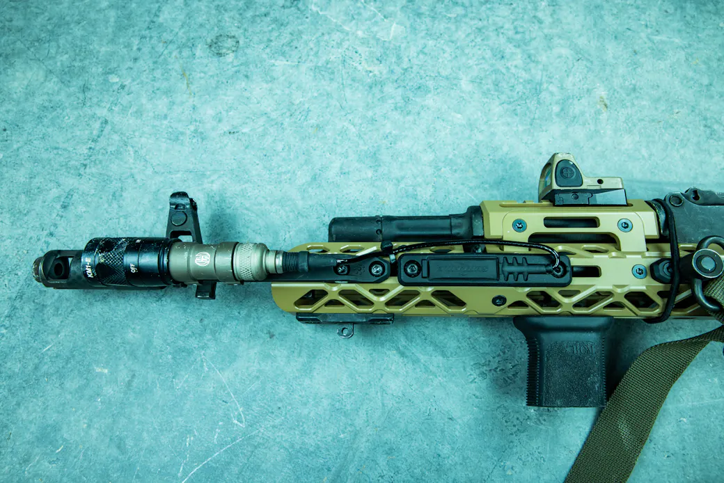 T.REX M-LOK Lightbar extending light forward