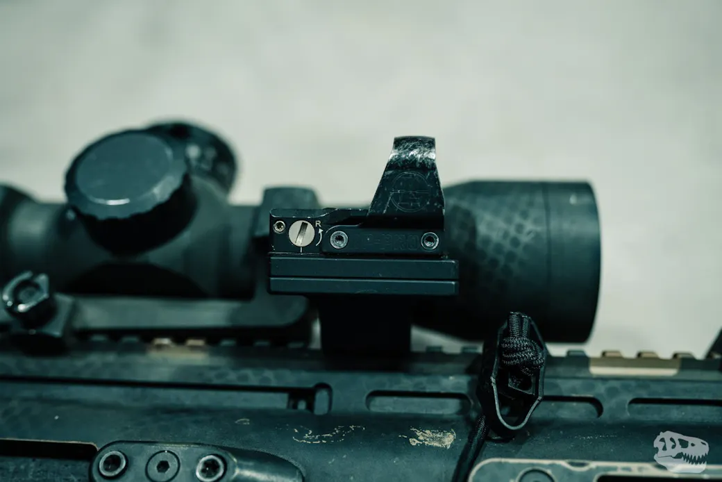 Offset mount detail